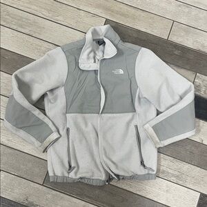 White youth/juniors north face Jacket - late 14/16
